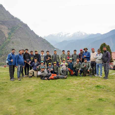 himalayan-trekking-team